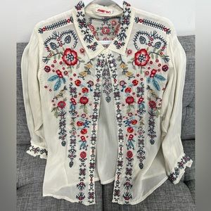Flowered embroidered Large Blouse